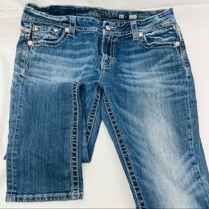 Jeans With Rhinestones On Pockets 